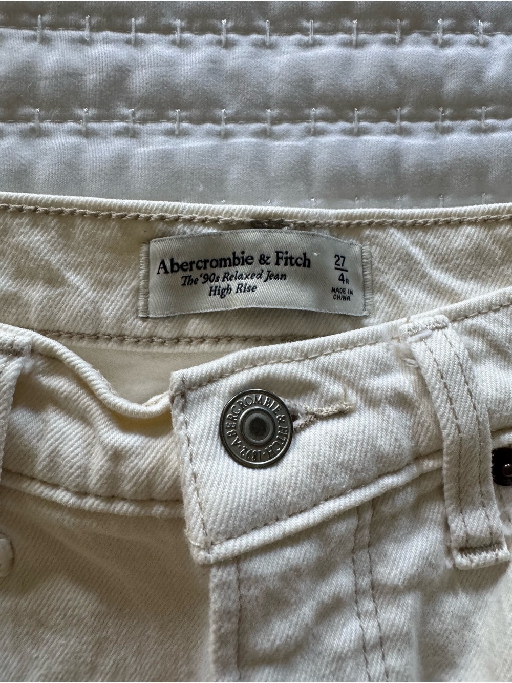 Abercrombie High-Rise 90s Relaxed Jean - White (Size 27 Regular) - Picture 6 of 8